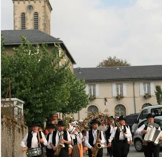 Dans Le Parc D'un Manoir Du Xixeme 샬레 *