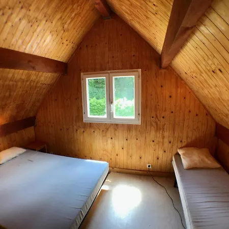 Chalet Dans Le Parc D'un Manoir Du Xixeme