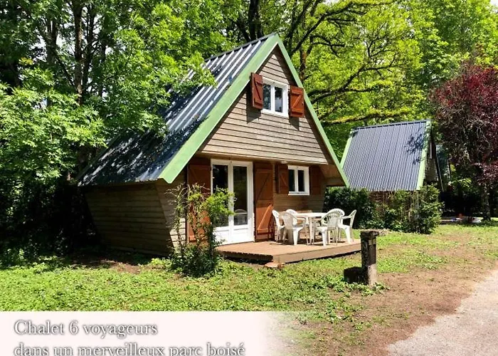 Dans Le Parc D'un Manoir Du Xixeme 木屋 Angles (Midi-Pyrenees)